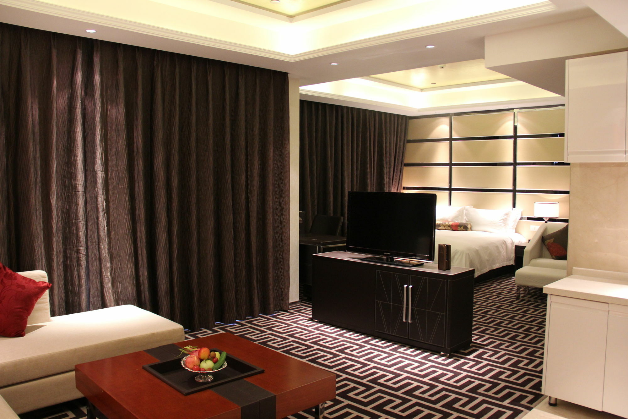 Brigh Radiance Hotel Yantai Exterior photo